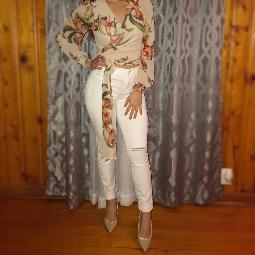 🤩Fashionnova white jeans 🤩